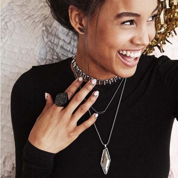 Kendra Scott Beatrice Necklace in Rose Gold and Ivory Mother of Pearl - Picture 4 of 4